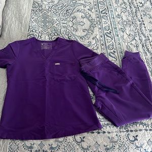 Womens Figs Scrubs Top and Bottom